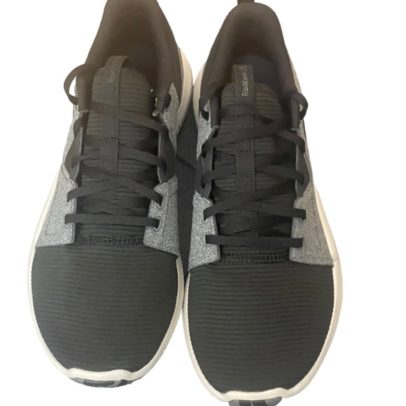 Reebok Mens Hydrorush TR
Black Gray Running Shoes
Sneakers - Size 8 - Picture 4 of 13